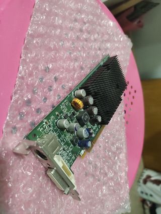 Nvidia GeForce 7300LE 256Mb y cable