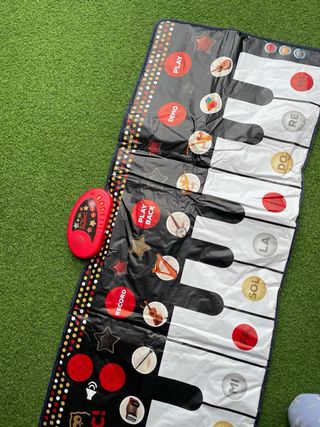 Piano gigante para el suelo