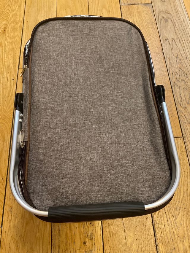 NEVERA PARA MANTENER FRIO Y CALOR.