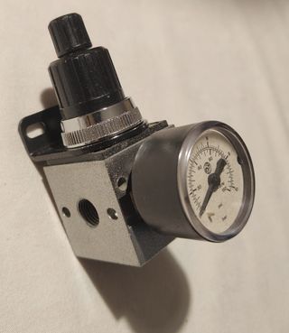 Regolatore di pressione aria compressa