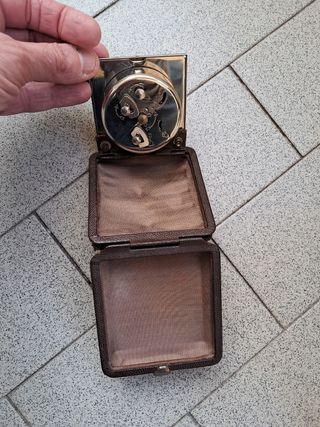 Orologio da tavolo in pelle