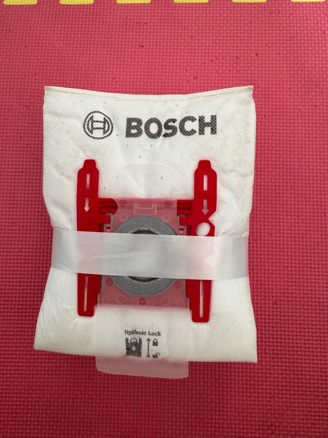 Cuatro Sacos para aspirador Bosch cuatro.