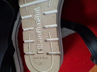 Sandali da donna nero giardini