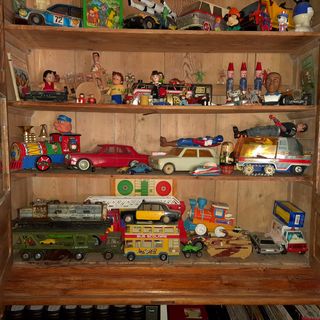 VITRINA DEL SIGLO XIX.