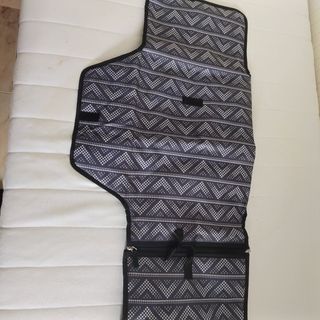 Cambiador portátil plegable para bebé.