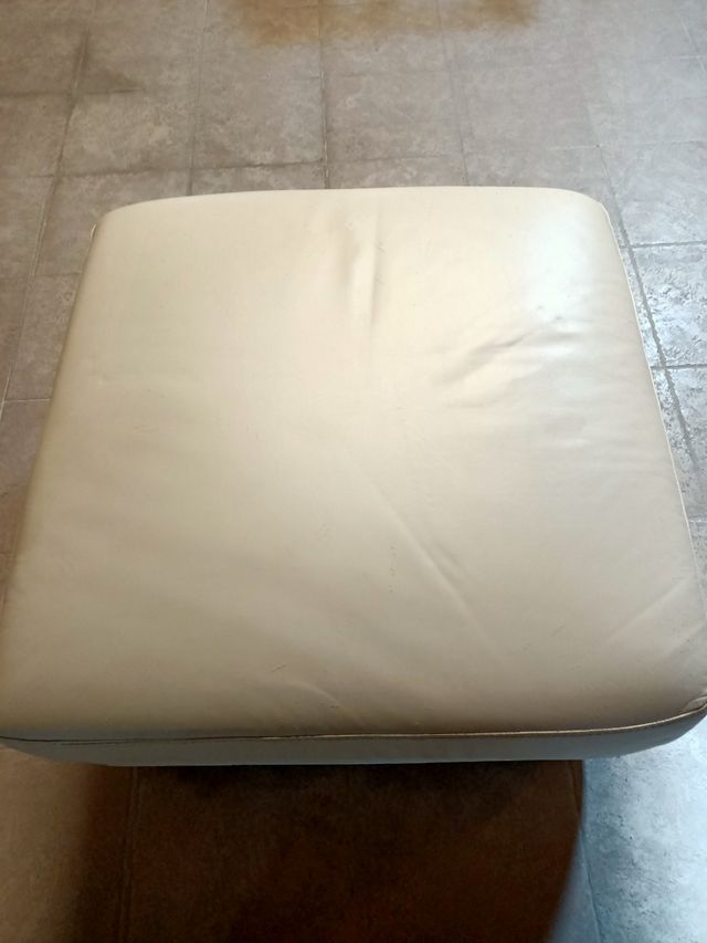 Pouf poggiapiedi contenitore in pelle