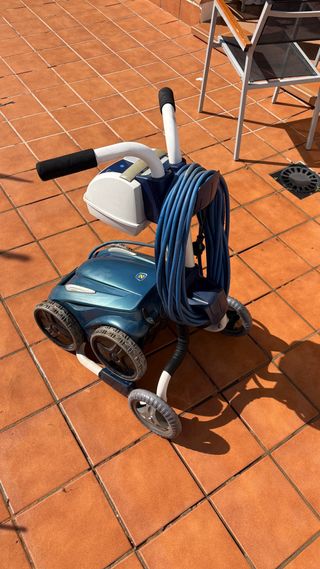 LIMPIAPISCINAS VORTEX 3 4WD + CARRO DE TRANSPORTE