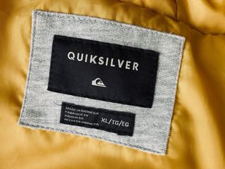 Chaqueta aislante con capucha Quicksilver