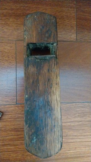 Cepillo de carpintero muy antiguo