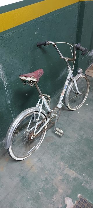 Bicicleta antigua BH