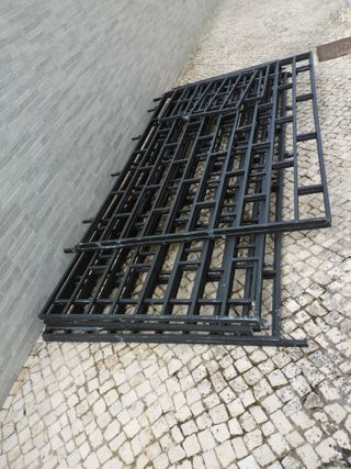 Grades de ferro galvanizado