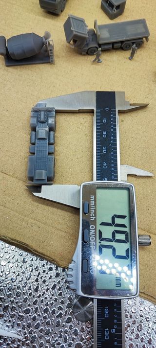 5 Camiones + carga Escala N 1:160