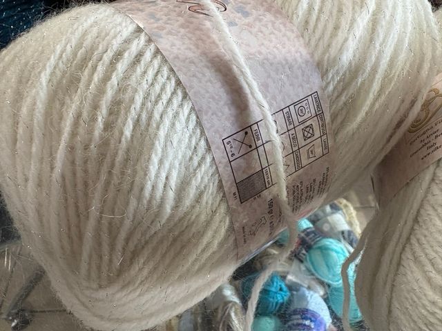 Due gomitoloni con lurex