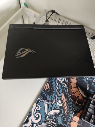 ASUS ROG STRIX SCAR 17 (17 pulgadas).