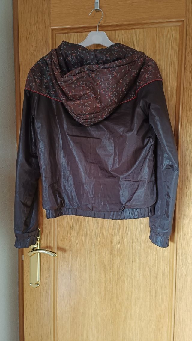 Chaqueta chubasquero PullBear