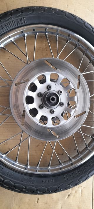 Rueda delantera Yamaha sr 250