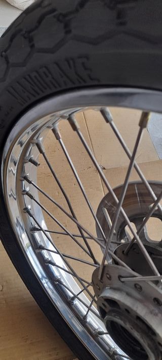 Rueda delantera Yamaha sr 250