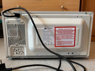 Schneider SMW 5G MICROONDAS