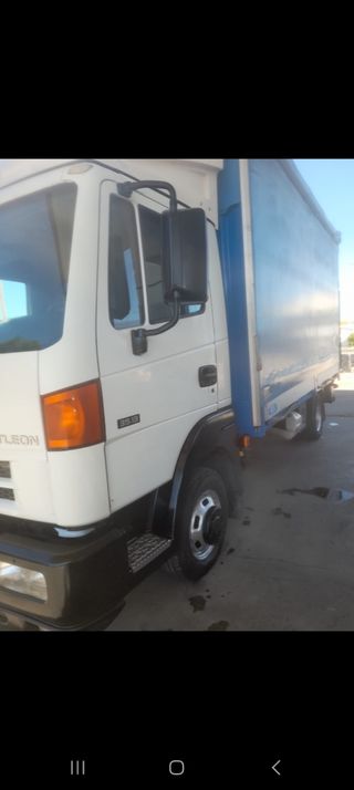 Nissan Atleon 2006