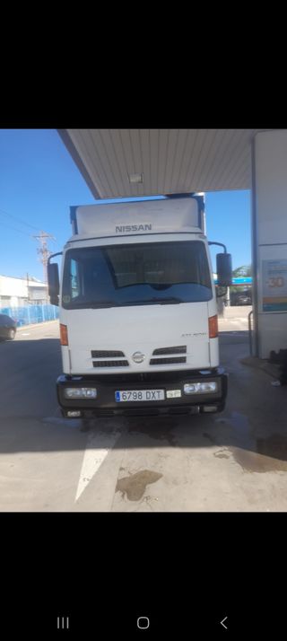 Nissan Atleon 2006