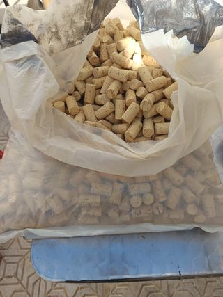 2000 Corchos de botellas de vino