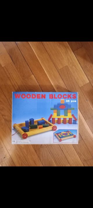 Carrito con bloques de madera