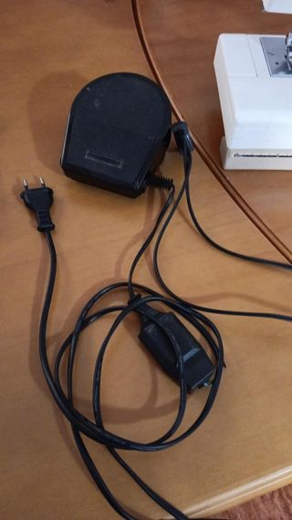 Máquina de coser Alfa