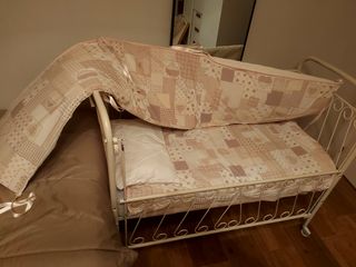 Cuna de acero inoxidable