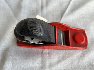 Cepillo metálico de carpintero pequeño URKO.