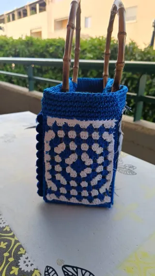 Borsa in jeans e cotone fatta a mano all'uncinetto