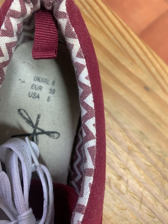 Zapatillas colorcburdeos numero 39