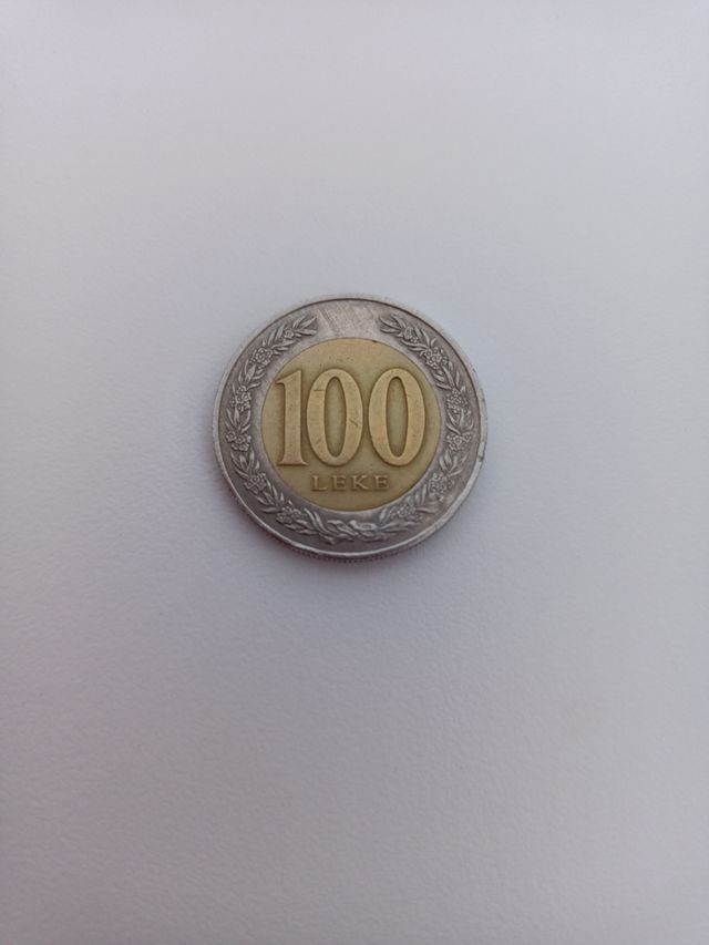 Moneda albanesa