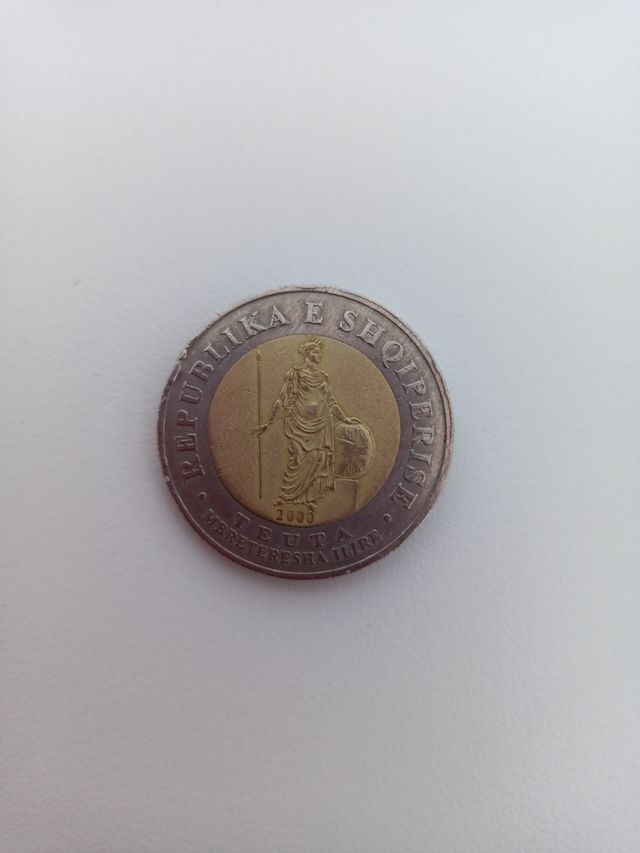 Moneda albanesa