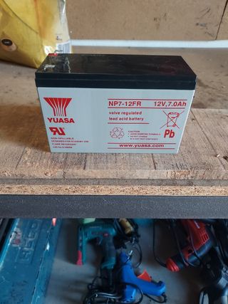 Batería yuasa 12v