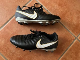 Botas fútbol Nike Tiempo niño núm. 33