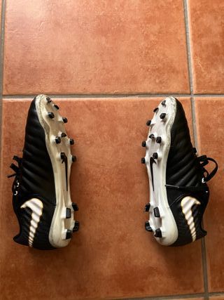 Botas fútbol Nike Tiempo niño núm. 33