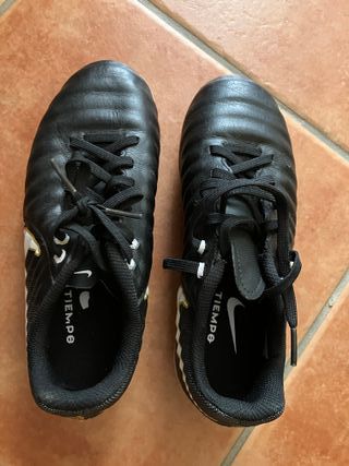 Botas fútbol Nike Tiempo niño núm. 33