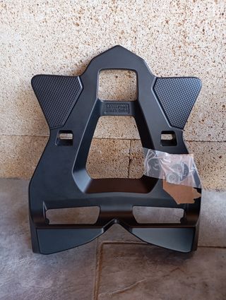 Maleta 39l y anclajes Yamaha tmax560 
