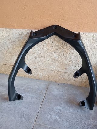 Maleta 39l y anclajes Yamaha tmax560 