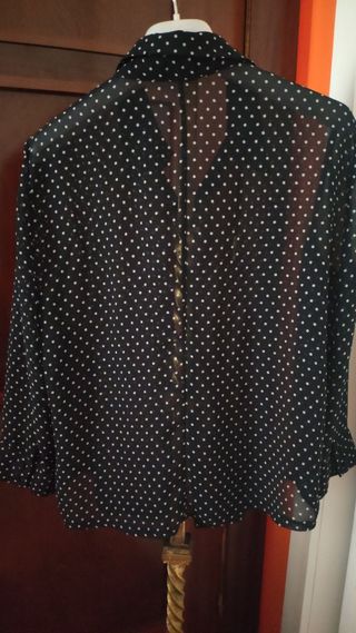 Camisa de topos marca Cortefiel talla 44