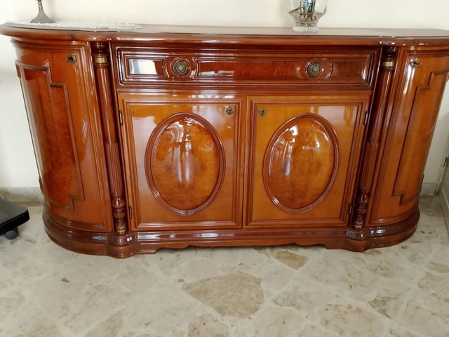 Stanza da pranzo in Radica lucida 