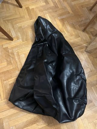 Puff de piel Aloja gato Preto