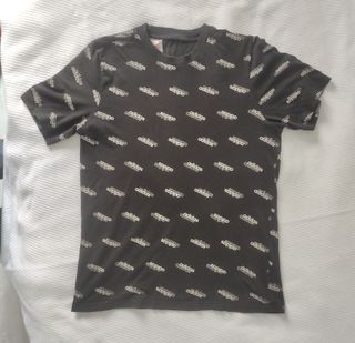 camiseta Adidas logo