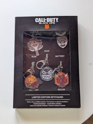 Pack 5 Llaveros Escudos COD Black Ops 4 Sin Abrir