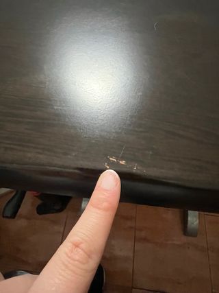 mesa alta resistente de madera y metal