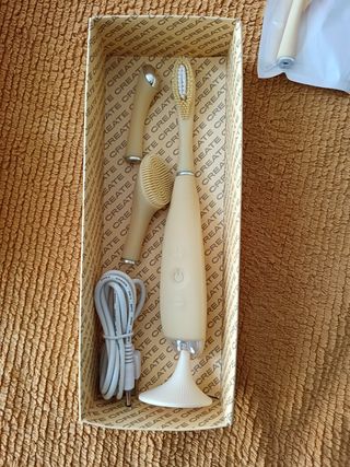 Cepillo de dientes eléctrico y masajeador facial