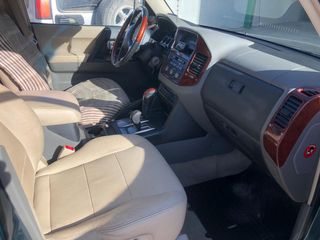 Mitsubishi Montero 2005