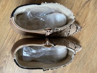 ZAPATOS DE TACÓN SIN ESTRENAR MENBUR T-40
