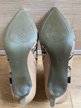 ZAPATOS DE TACÓN SIN ESTRENAR MENBUR T-40