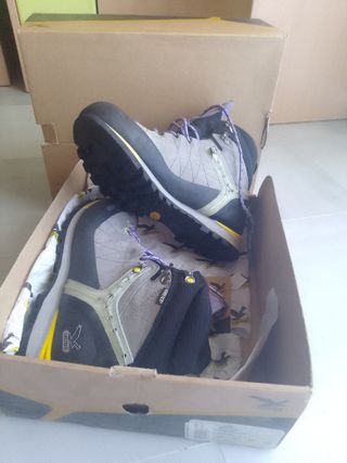 Botas mujer SALEWA alta montaña 